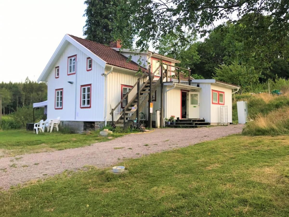 Bjoersjoeas Vildmark - Room In The Main House Olofstorp 外观 照片