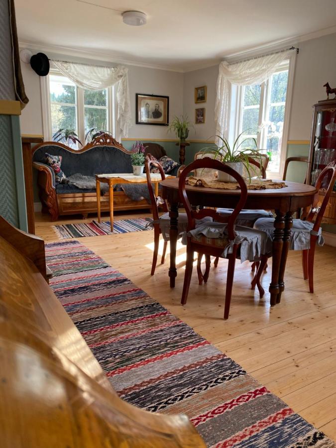 Bjoersjoeas Vildmark - Room In The Main House Olofstorp 外观 照片